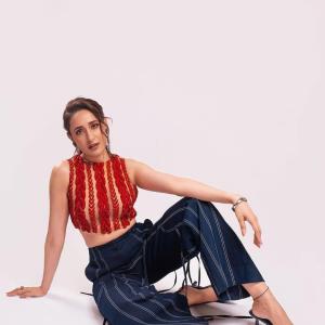 Pragya Jaiswal's Stylish Red Crop Top and Denim Look – Fashion Inspiration