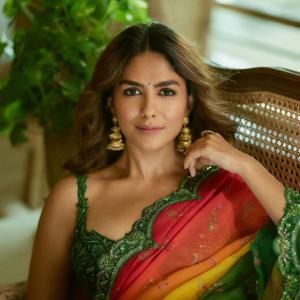 Mrunal Thakur Stunning in Traditional Saree - Elegant and Graceful Look