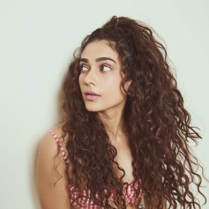 Actress Aakanksha Singh in Stylish Red and White Checkered Top | Fashion Look