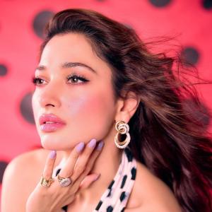 Tamannaah Bhatia Glamorous Photoshoot: Stunning Makeup and Jewelry Style