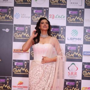 Minakshi Choudary at GAMA Telugu Movie Awards: Stunning Look in Elegant Saree