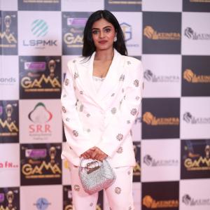 Nayan Sarika Shines in Elegant White Embellished Pantsuit on the Red Carpet