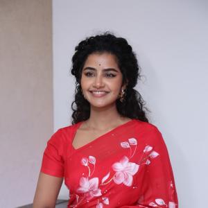 Anupama Parameswaran Shines in Elegant Red Floral Saree Look