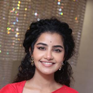 Anupama Parameswaran Shines in Elegant Red Floral Saree Look
