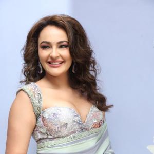 Seerat Kapoor Dazzles in Mint Green and Silver Saree