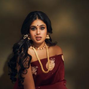 Faria Abdullah Shines in Elegant Maroon Saree with Traditional Jewelry