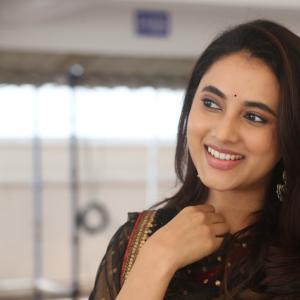 Priyanka Arul Mohan in Black and Gold Traditional Outfit | Elegant Look