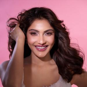 Ishita Raj Stunning Glam Look in White Dress