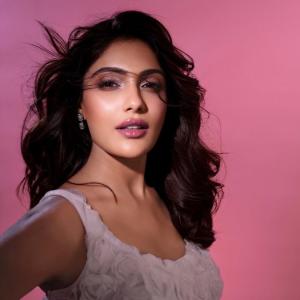 Ishita Raj Stunning Glam Look in White Dress