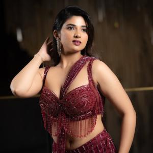 Pragya Nagra Shines in Glamorous Maroon Saree Gown