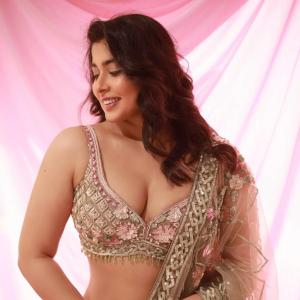 Nikita Sharma Stuns in Elegant Traditional Outfit | Glamorous Photoshoot