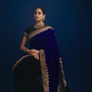 Janhvi Kapoor Radiates Royal Elegance in Blue Saree and Traditional Jewelry