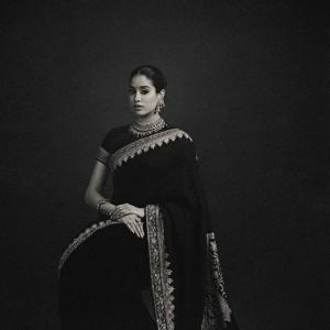 Janhvi Kapoor Radiates Royal Elegance in Blue Saree and Traditional Jewelry