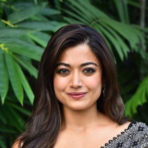 Rashmika Mandanna Stuns in Elegant Black Saree Look