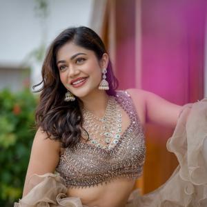 Glamorous Shimmering Lehenga Look for the Festive Season