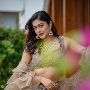 Glamorous Shimmering Lehenga Look for the Festive Season