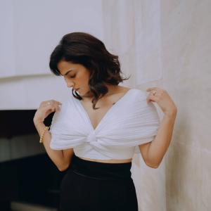 Actress Shraddha Srinath Stuns in Elegant White and Black Ensemble