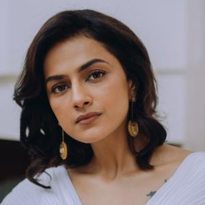 Actress Shraddha Srinath Stuns in Elegant White and Black Ensemble