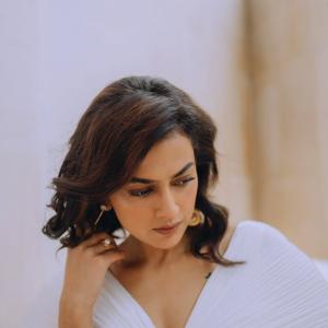 Actress Shraddha Srinath Stuns in Elegant White and Black Ensemble