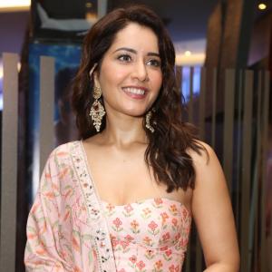 Raashi Khanna Looks Elegant in Pink Floral Saree at Telusu Kada Pre Release Event
