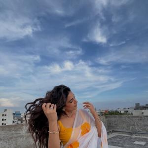 Akanksha Singh Stuns in Elegant White Saree Look