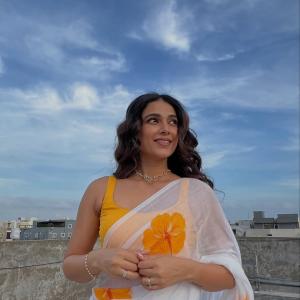 Akanksha Singh Stuns in Elegant White Saree Look