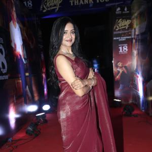 Actress Vimala Raman Exudes Glamour in a Maroon Silk Saree