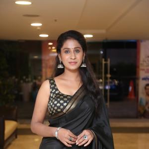 Dakshi Guttikonda in Elegant Black Saree – Traditional South Indian Look