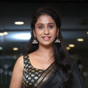 Dakshi Guttikonda in Elegant Black Saree – Traditional South Indian Look