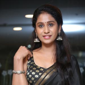 Dakshi Guttikonda in Elegant Black Saree – Traditional South Indian Look