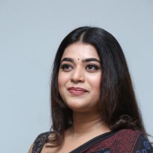 Yamini Bhaskar Looks Elegant in Black Saree | Latest Photoshoot