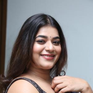 Yamini Bhaskar Looks Elegant in Black Saree | Latest Photoshoot
