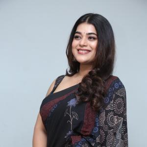 Yamini Bhaskar Looks Elegant in Black Saree | Latest Photoshoot