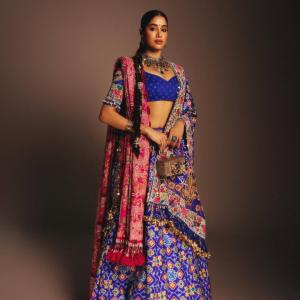 Janhvi Kapoor’s Stunning Traditional and Modern Fashion Looks