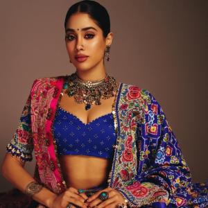 Janhvi Kapoor’s Stunning Traditional and Modern Fashion Looks