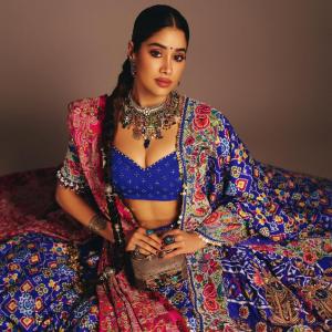 Janhvi Kapoor’s Stunning Traditional and Modern Fashion Looks