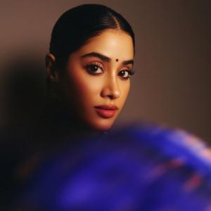 Janhvi Kapoor’s Stunning Traditional and Modern Fashion Looks