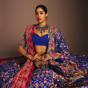Janhvi Kapoor’s Stunning Traditional and Modern Fashion Looks