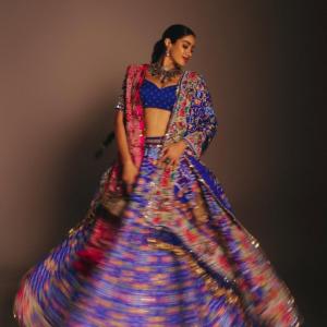 Janhvi Kapoor’s Stunning Traditional and Modern Fashion Looks