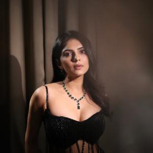 Misha Narang Shines in Elegant Black Outfit With Modern Glamour