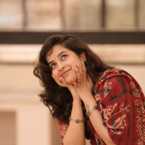 Komalee Prasad in a Dreamy and Elegant Saree Look | Traditional Photoshoot Inspiration