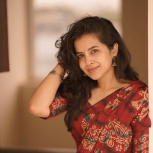 Komalee Prasad in a Dreamy and Elegant Saree Look | Traditional Photoshoot Inspiration