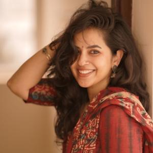 Komalee Prasad in a Dreamy and Elegant Saree Look | Traditional Photoshoot Inspiration