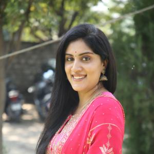 Dhanya Balakrishnan Radiates Elegance in Pink Traditional Outfit | Graceful Outdoor Photoshoot