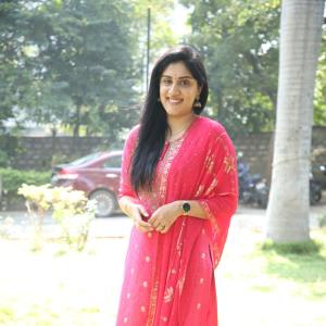 Dhanya Balakrishnan Radiates Elegance in Pink Traditional Outfit | Graceful Outdoor Photoshoot