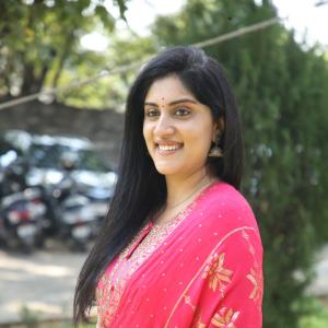 Dhanya Balakrishnan Radiates Elegance in Pink Traditional Outfit | Graceful Outdoor Photoshoot