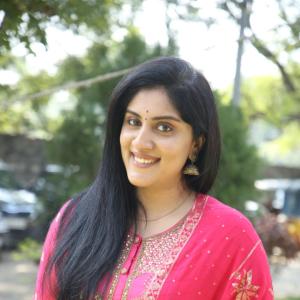 Dhanya Balakrishnan Radiates Elegance in Pink Traditional Outfit | Graceful Outdoor Photoshoot