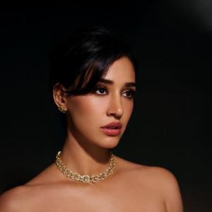 Actress Disha Patani Inspired Golden Glam Look – Stunning Red Carpet Style