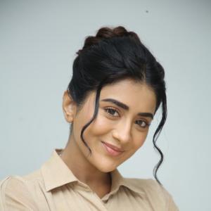 Rashi Singh Radiates Elegance in Soft Beige Outfit: Latest Photoshoot