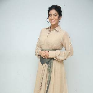 Rashi Singh Radiates Elegance in Soft Beige Outfit: Latest Photoshoot